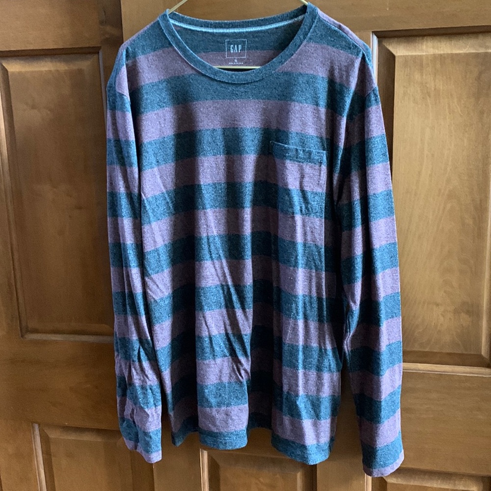 Gap men’s long-sleeve striped t-shirt. Size XL